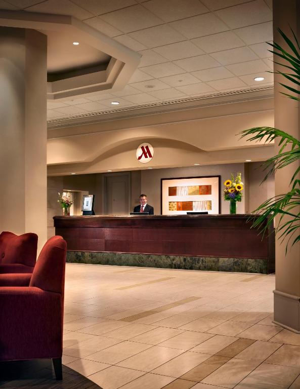 Chicago Marriott Suites Deerfield - image 4