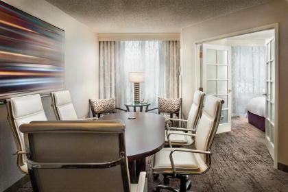 Chicago Marriott Suites Deerfield - image 6