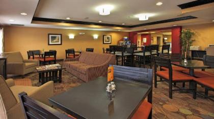 Holiday Inn Express Hotel & Suites Defiance - image 12