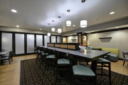 Hampton Inn Defiance - image 13