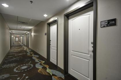 Hampton Inn Defiance - image 2