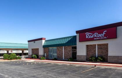 Red Roof Inn & Suites Dekalb - image 6