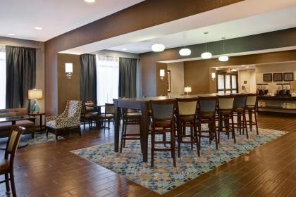 Hampton Inn Dekalb - Near the University - image 11