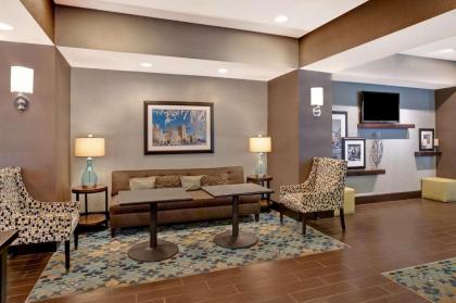 Hampton Inn Dekalb - Near the University - image 6