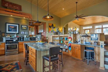 Del Norte Home on 50 Private Acres with 2-Level Deck - image 12