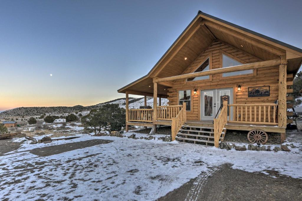 Peaceful Cabin with Panoramic Mtn Views and Hot Tub! - image 3