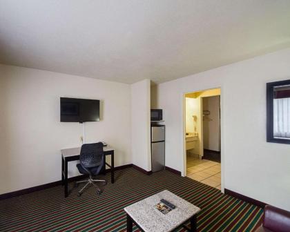 Quality Inn & Suites Del Rio - image 4