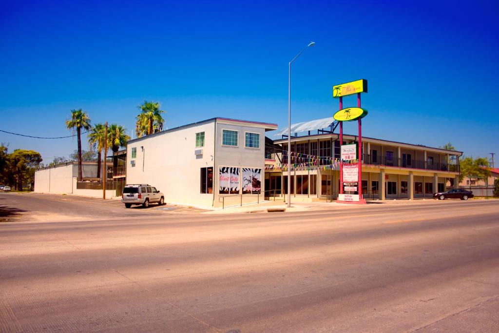 Whispering Palms Inn - main image