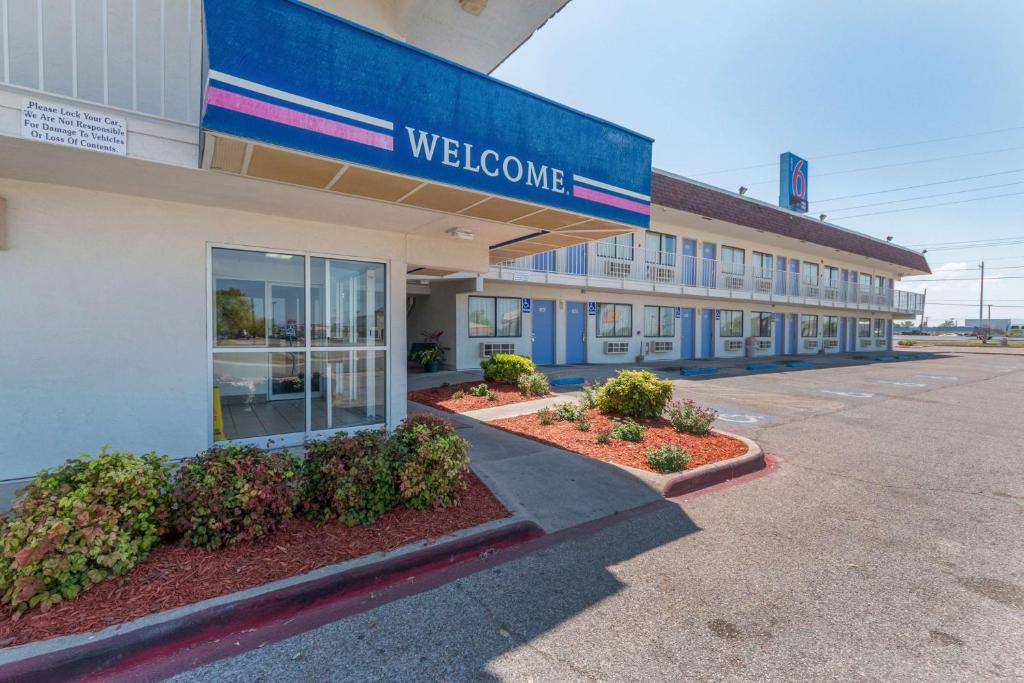 Motel 6-Del Rio TX - main image