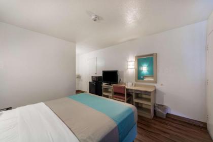 Motel 6-Del Rio TX - image 9