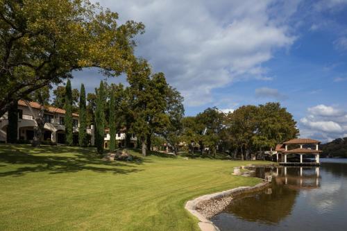 THE ABOVE CROWN JEWEL ON LAKE AUSTIN estate - image 3