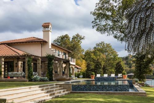 THE ABOVE CROWN JEWEL ON LAKE AUSTIN estate - image 5