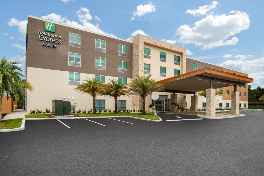 Holiday Inn Express & Suites - Deland South an IHG Hotel - main image