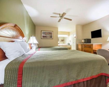 Rodeway Inn Delano - image 3