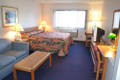 Sky Lodge Inn & Suites - Delavan - image 13