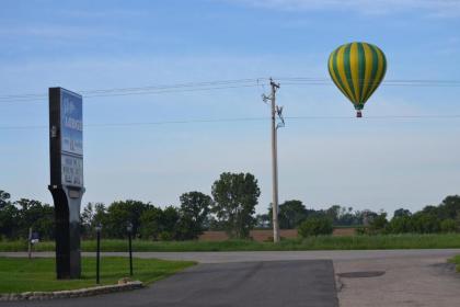 Sky Lodge Inn & Suites - Delavan - image 7