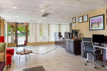 Clarion Inn & Suites Stroudsburg - Poconos - image 15