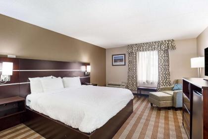 Clarion Inn & Suites Stroudsburg - Poconos - image 7