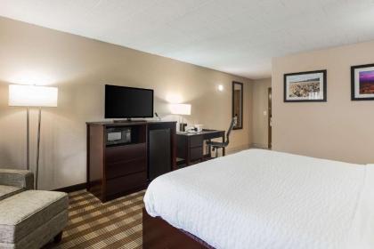 Clarion Inn & Suites Stroudsburg - Poconos - image 8