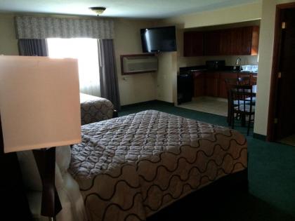 Pacer Inn & Suites Motel - image 14