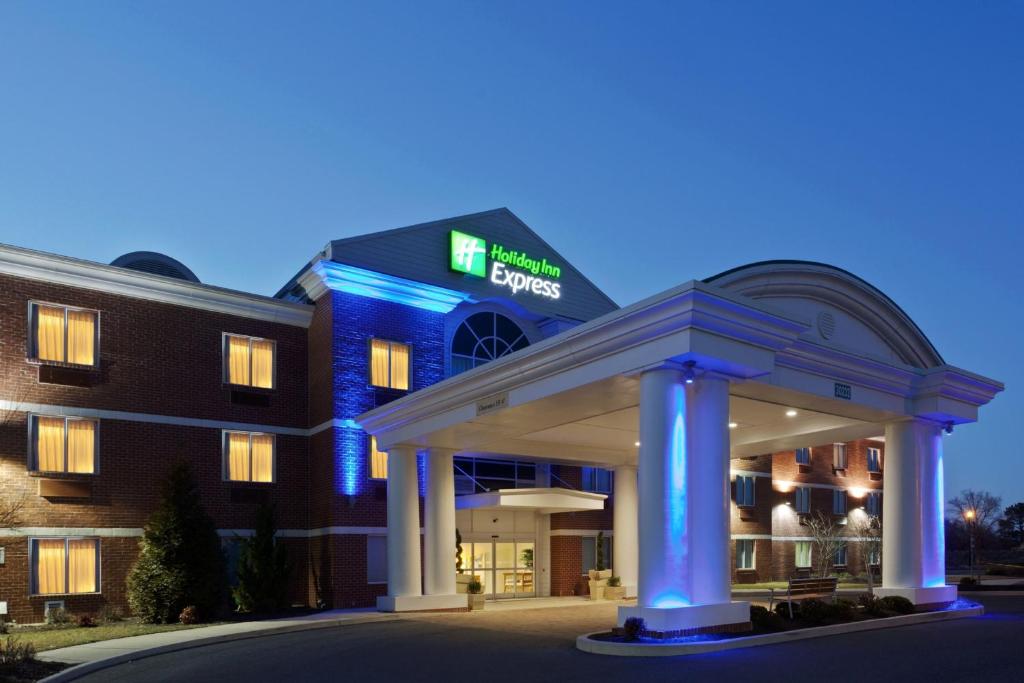 Holiday Inn Express Hotel & Suites Salisbury - Delmar an IHG Hotel - main image