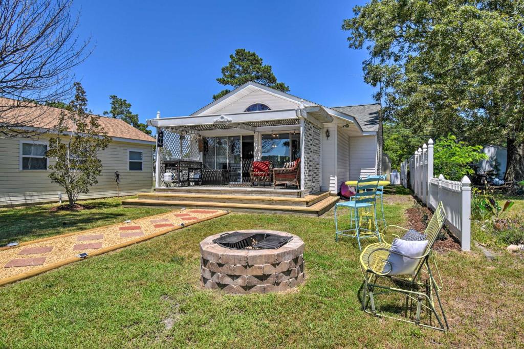 Riverfront Cottage Fire Pit and Kayaks - image 2