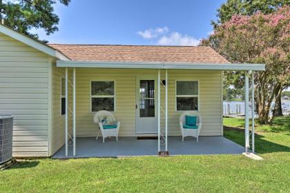 Romantic Waterfront Abode with Patio and Dock Deltaville Virginia