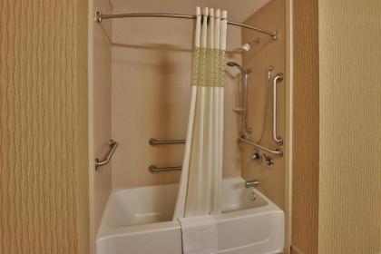 Hampton Inn Deming - image 15