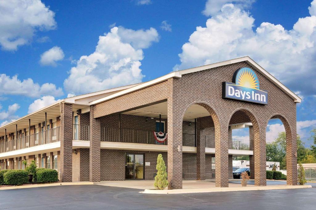 Days Inn by Wyndham Demopolis - image 2