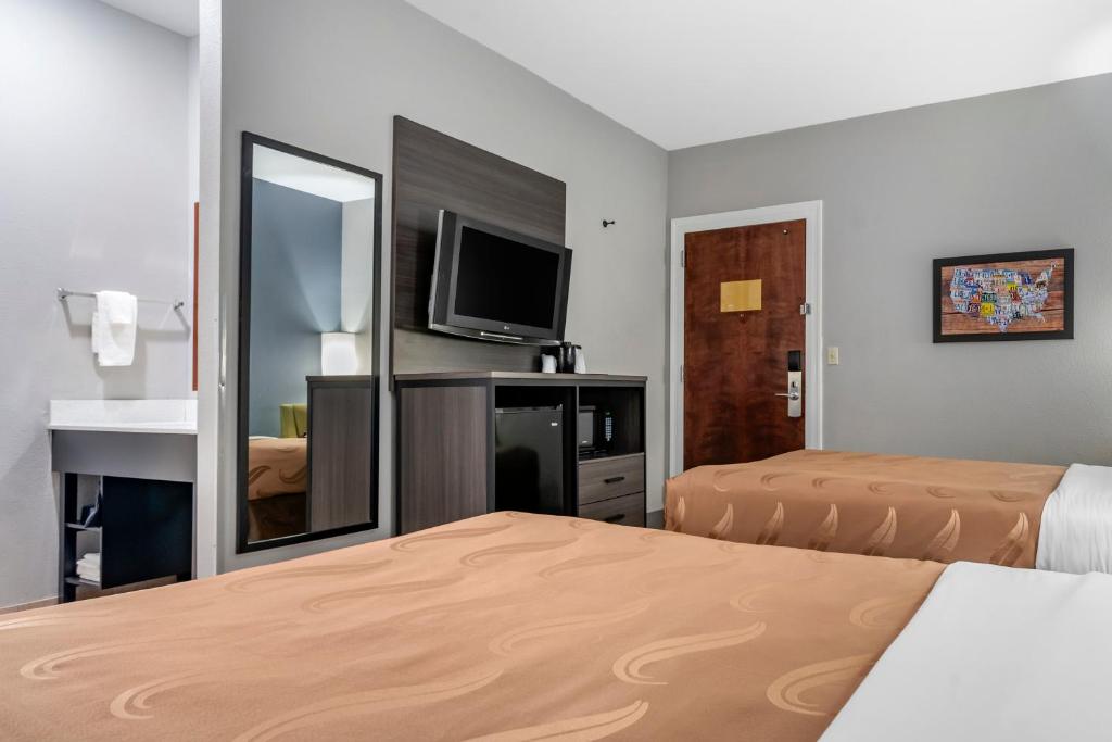 Quality Inn & Suites - image 4