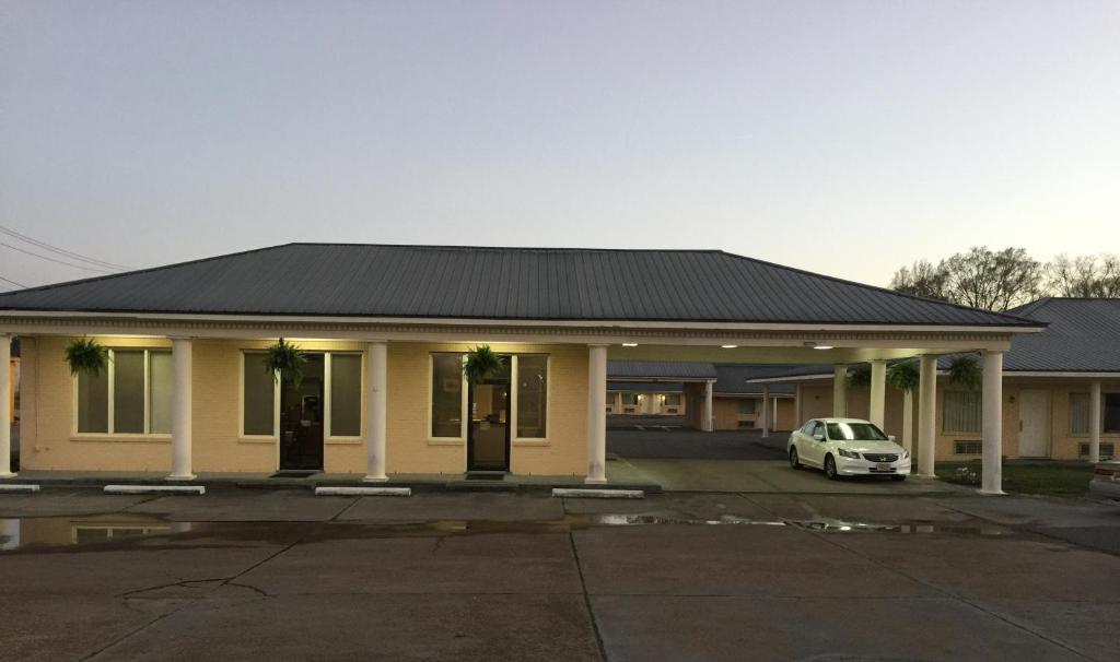 Stay Express Inn & Suites Demopolis - main image