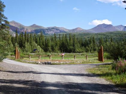 Carlo Creek Cabins - image 13