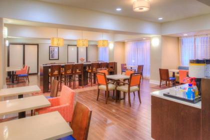 Hampton Inn Baton Rouge - Denham Springs - image 8