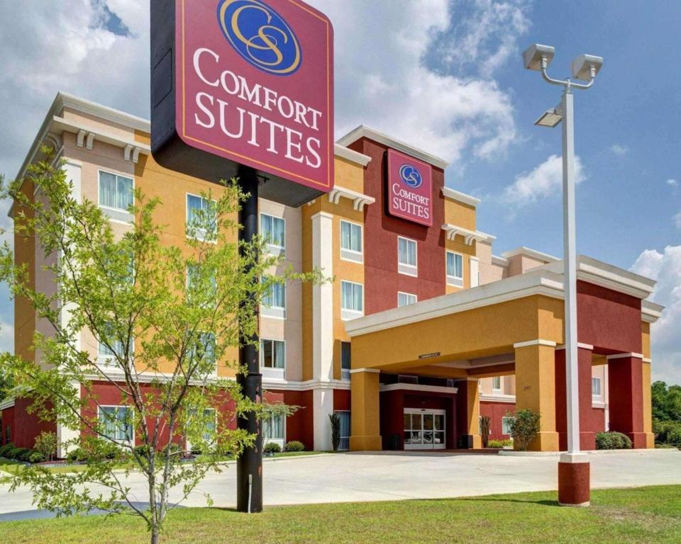 Comfort Suites Denham Springs - main image