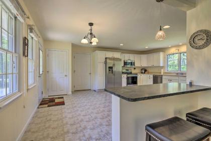 Cape Cod Home with Game Room 3Mi to Mayflower! - image 15