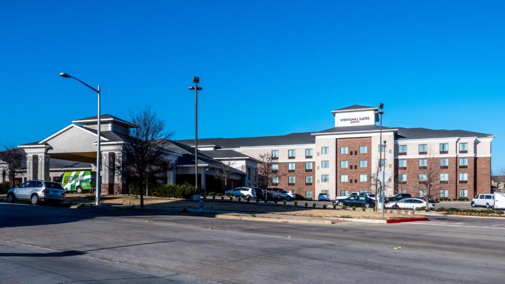 SpringHill Suites by Marriott Denton - image 6