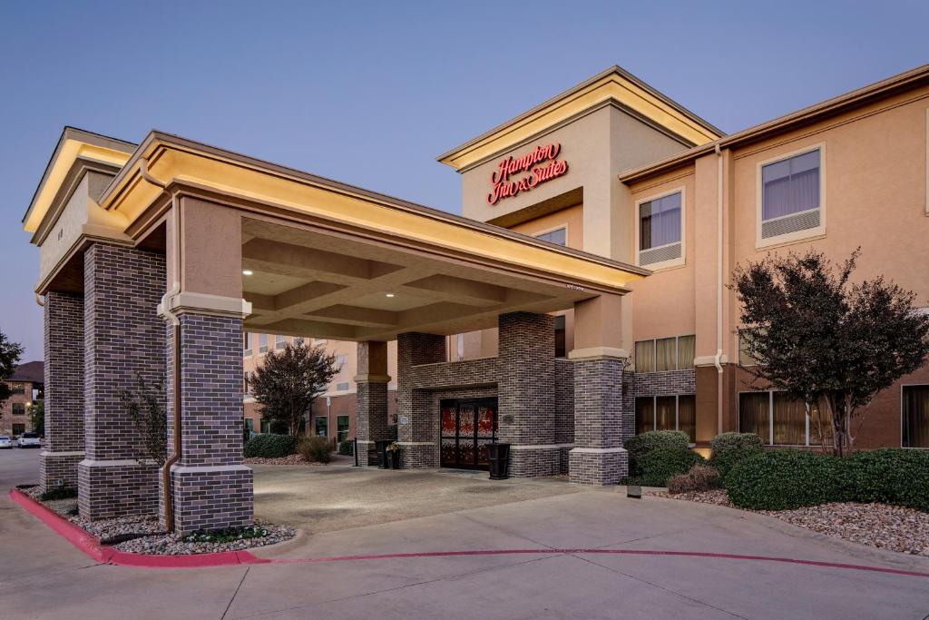 Hampton Inn & Suites Denton - main image