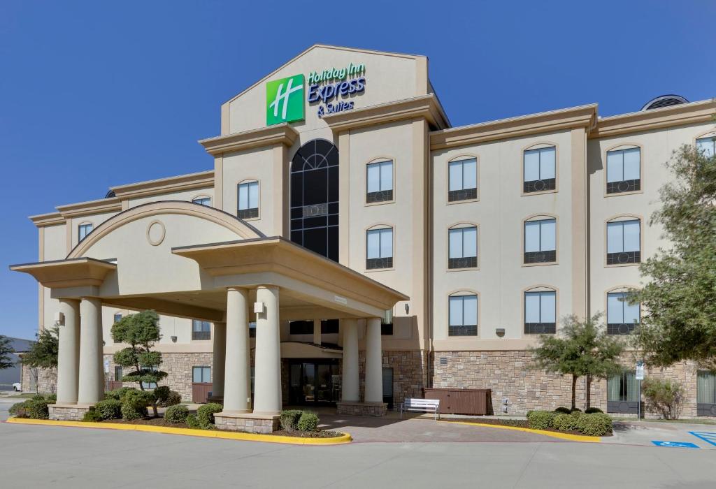 Holiday Inn Express Denton UNT TWU an IHG Hotel - main image