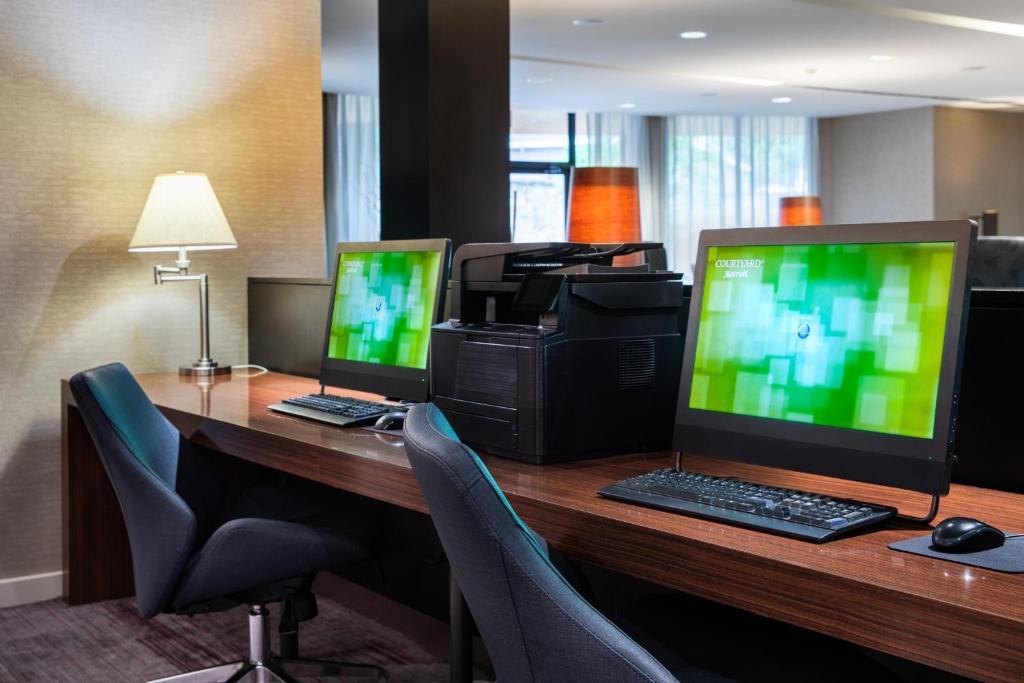 Courtyard by Marriott Denton - image 5