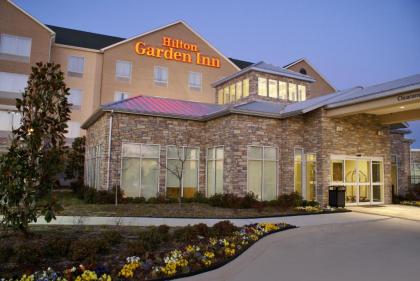 Hilton Garden Inn Denton - image 2