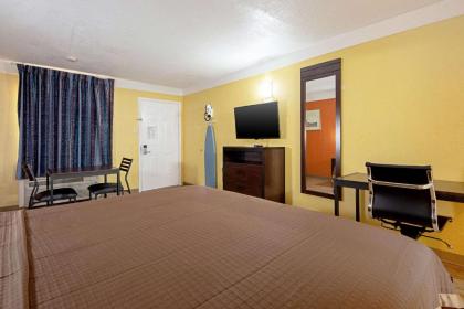 Economy Inn & Suites - image 14