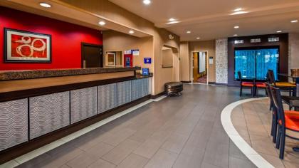 Best Western Plus Denton Inn & Suites - image 12