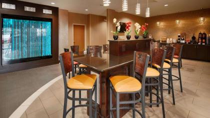 Best Western Plus Denton Inn & Suites - image 4