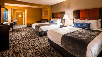 Best Western Plus Denton Inn & Suites - image 8