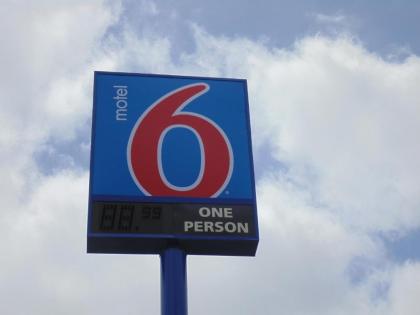 Motel 6 Denton TX - UNT - image 14