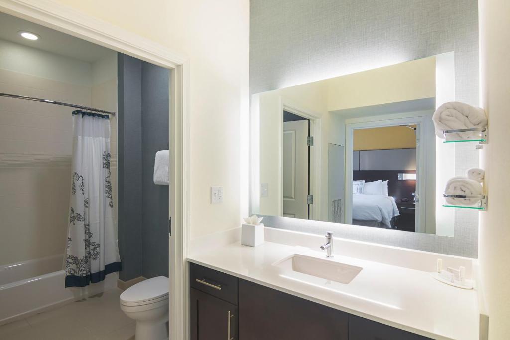 Residence Inn by Marriott Denton - image 3