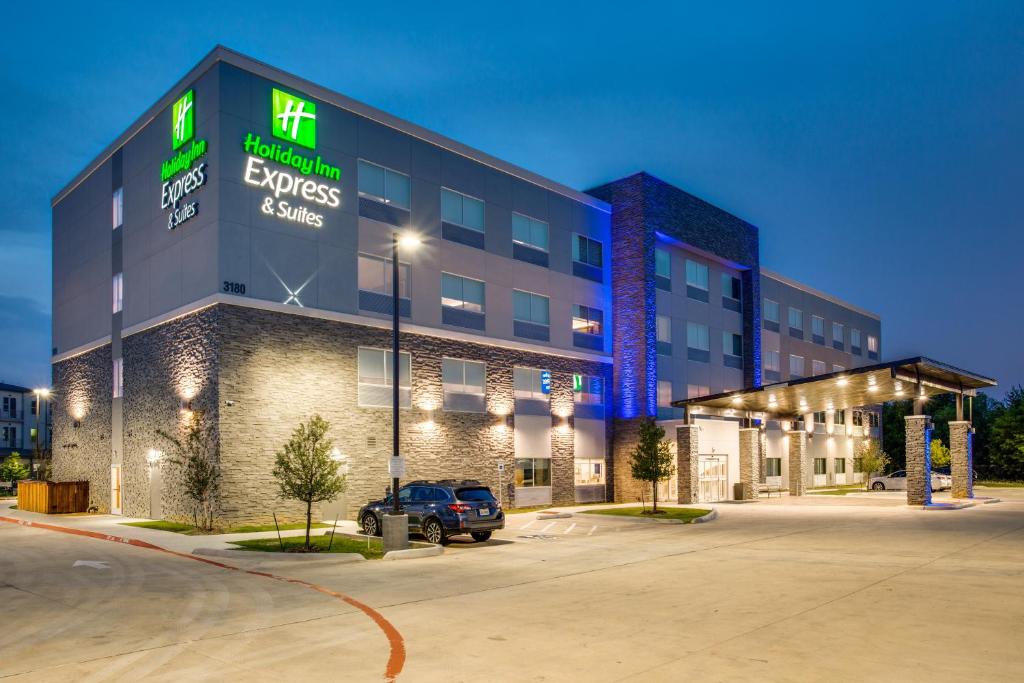 Holiday Inn Express & Suites - Denton South an IHG Hotel - main image