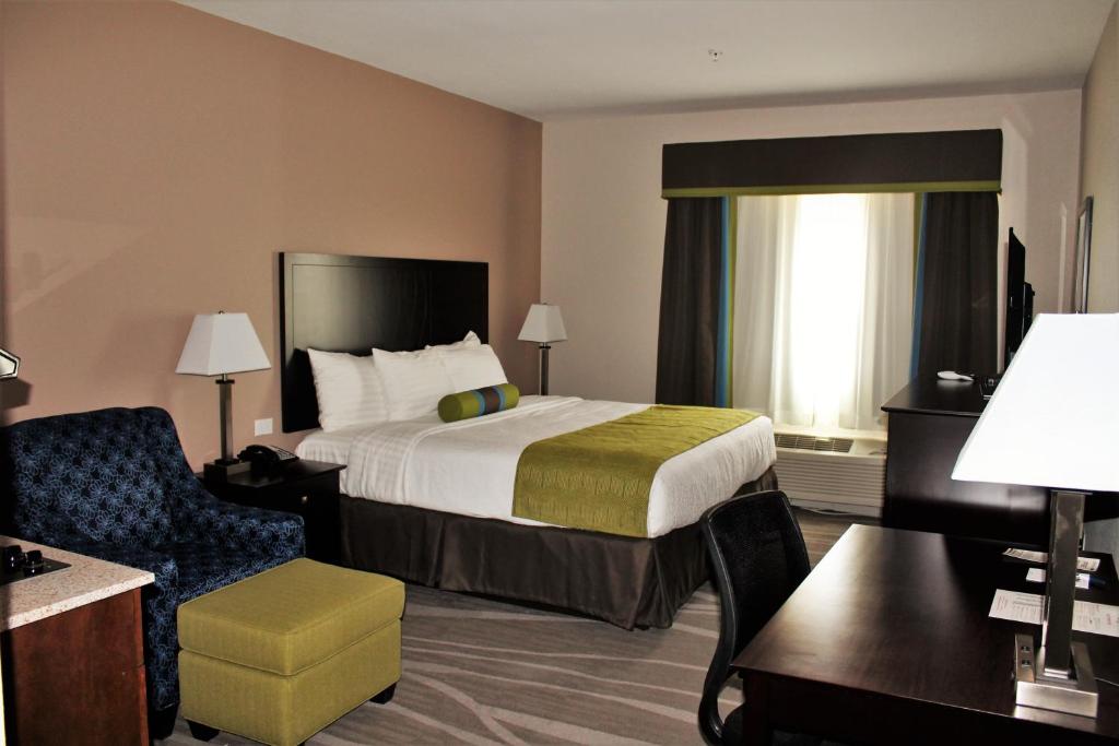 Best Western Plus Denver City Hotel & Suites - image 5