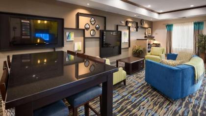 Best Western Plus Denver City Hotel & Suites - image 9