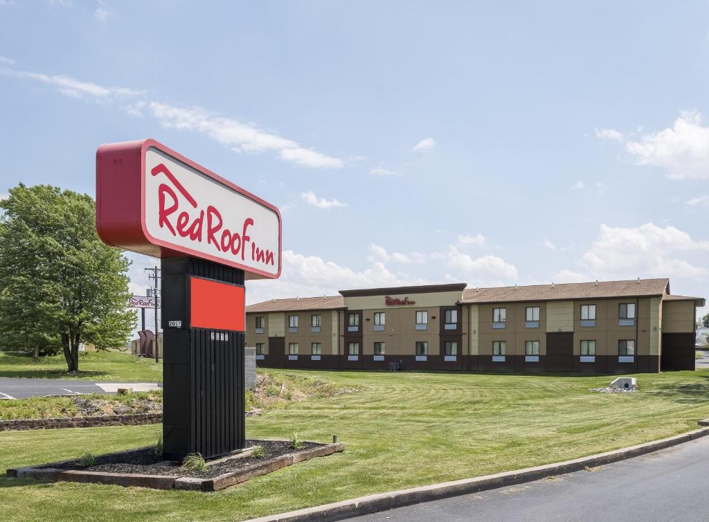 Red Roof Inn Denver - image 6